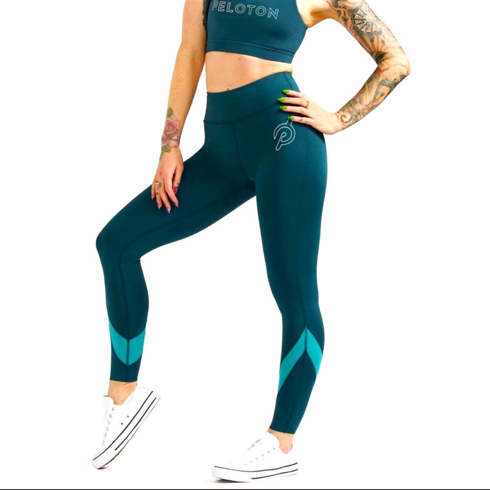 NWT- PELOTON Mission Move leggings- SMALL.